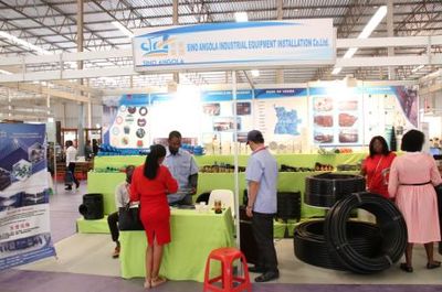 安哥拉工業(yè)博覽會上的特殊“講解員” 會展服務(wù)的新亮點